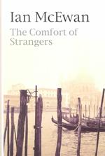 The Comfort of Strangers (Thorndike Press Large Print Buckinghams) （LRG）