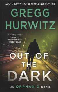 Out of the Dark (Orphan X Novel) （Large Print Library Binding）