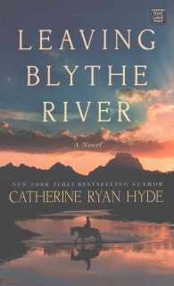 Leaving Blythe River (Center Point Premier Fiction (Largeprint)) （LRG）