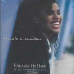 Following His Hand a 10 Year Journey （Cd Audio）