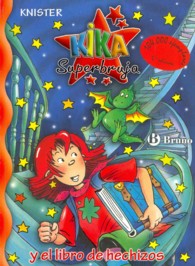 Kika Superbruja y el libro de hechizos / Kika Super Witch and Spellbook (Kika Superbruja / Kika Super Witch) （ILL TRA）