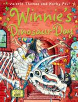 Winnie's Dinosaur Day -- Hardback
