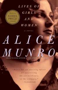 Lives of Girls and Women : A Novel (Vintage International)