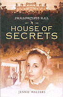 House of Secrets (Swallowcliffe Hall) -- Paperback / softback