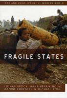 脆弱国家<br>Fragile States : Violence and the Failure of Intervention (War and Conflict in the Modern World)