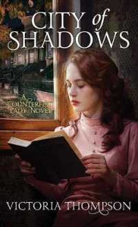 City of Shadows : A Counterfeit Lady Novel （Large Print Library Binding）