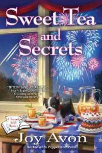 Sweet Tea and Secrets : A Tea and a Read Mystery