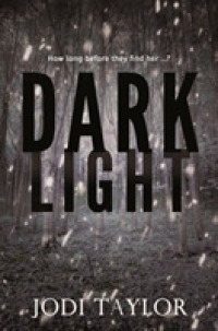 Dark Light: A Twisting and Captivating Supernatural Thriller (Elizabeth Cage, Book 2) (Elizabeth Cage")