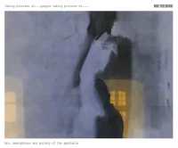 Taking pictures of people taking pictures of.. : Art, Smartphones and Society of the Spectacle