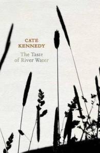 Taste of River Water : new and selected poems -- Paperback / softback （New ed）