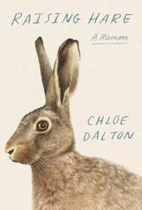 Raising Hare : A Memoir (Platinum Nonfiction) （Large Print Library Binding）