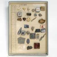 FS004   化石標本30種(解説書付)地質年表と標本のセット
