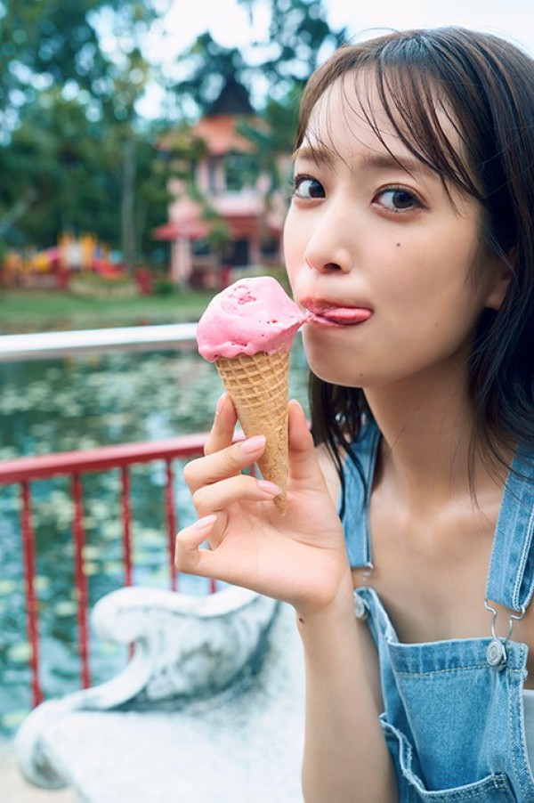 日向坂４６佐々木久美１ｓｔ写真集「めくる日々」【紀伊國屋書店限定カバー版】_3