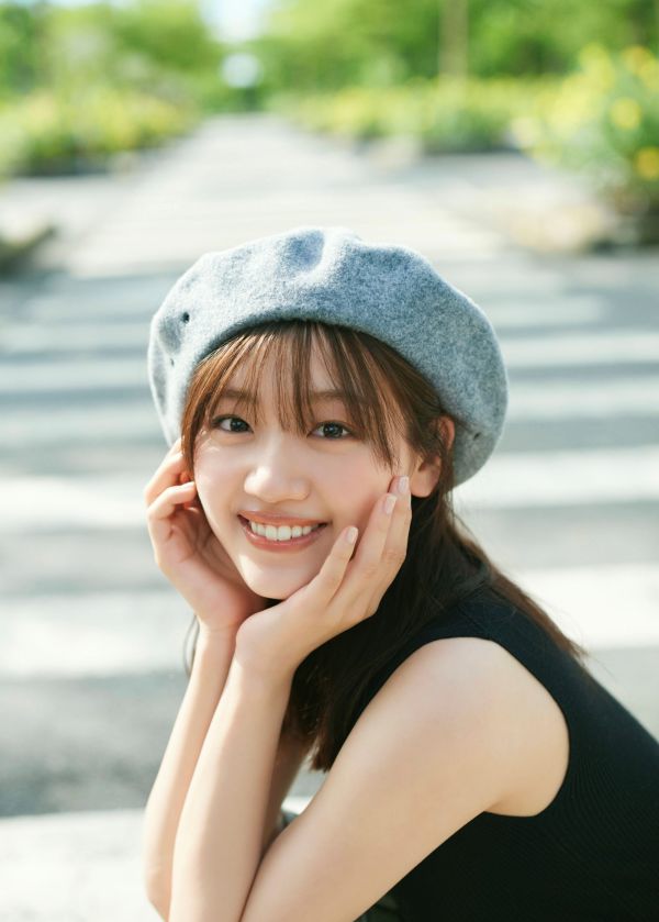 【紀伊國屋書店限定カバー版】日向坂46 佐々木美玲1st写真集 「陽射しのパレード」_2