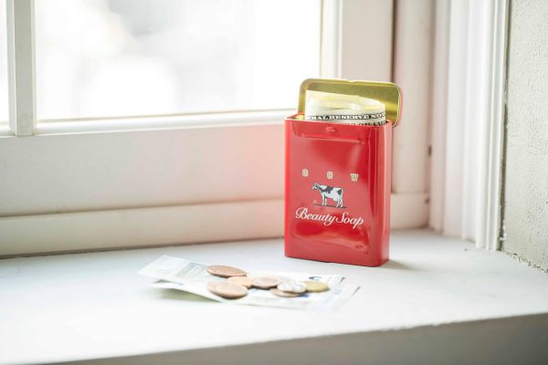 ＴＪ　ＭＯＯＫ　リンネル特別編集<br> 牛乳石〓「カウブランド赤箱」限定缶ＢＯＯＫ_4