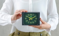 JR東日本版 みどりの駅時計BOOK2 暗闇で光る! 蛍光色Ver. ＴＪ　ＭＯＯＫ