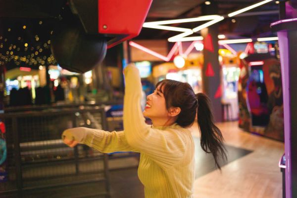乃木坂４６与田祐希３ｒｄ写真集　ヨーダ_3