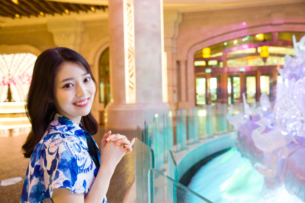 乃木坂４６阪口珠美１ｓｔ写真集『青いバラ』_4